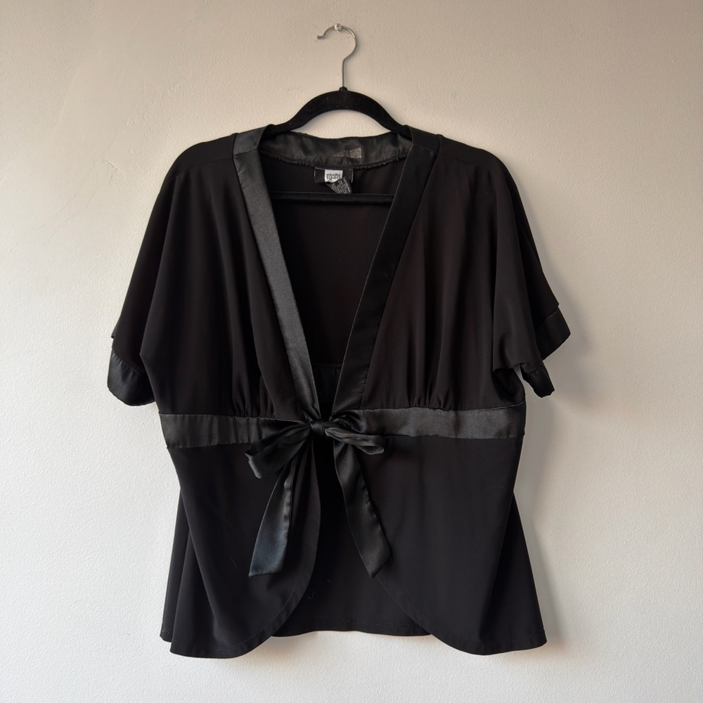 Studio 1940 Black Satin‎ Accent Blouse